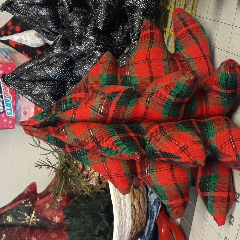Stuffed Plaid Christmas Tree 8"x9"